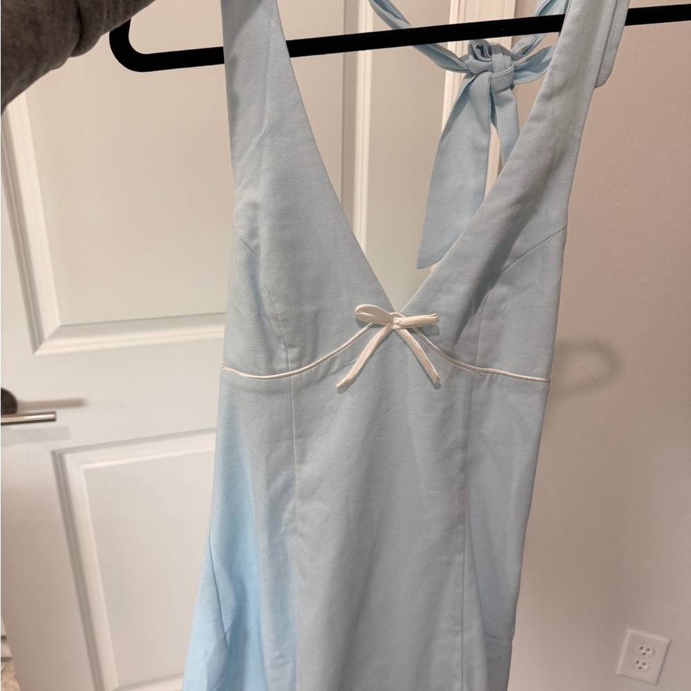Light Blue Sleeveless Dress with Bow - Picture 2 of 3